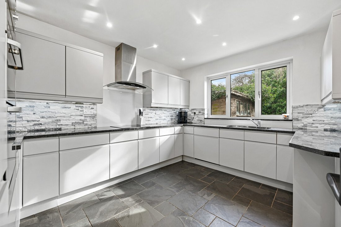 House in Rayners Lane, Harrow, England 4 - 17490404