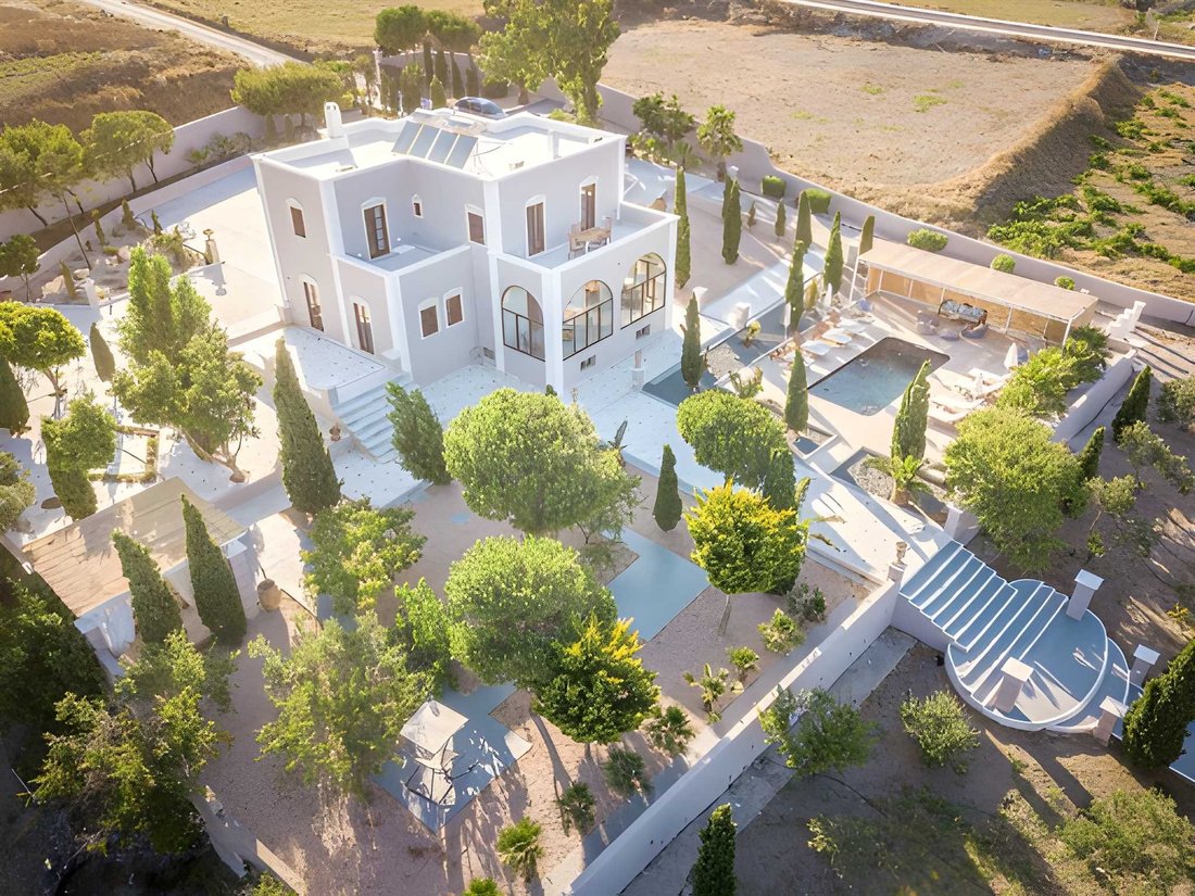 Villa in Thira, Aegean, Greece 1 - 10618191