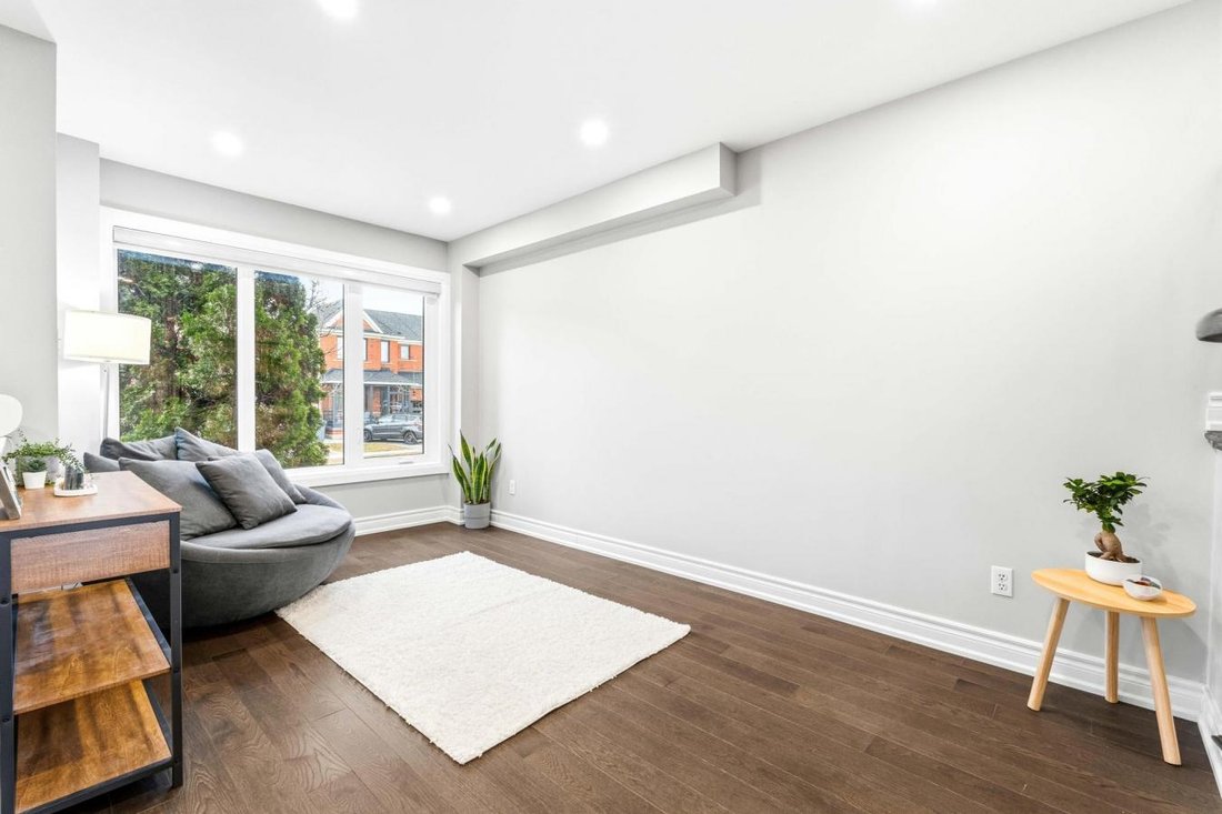House in Mississauga, Ontario, Canada 4 - 17491131