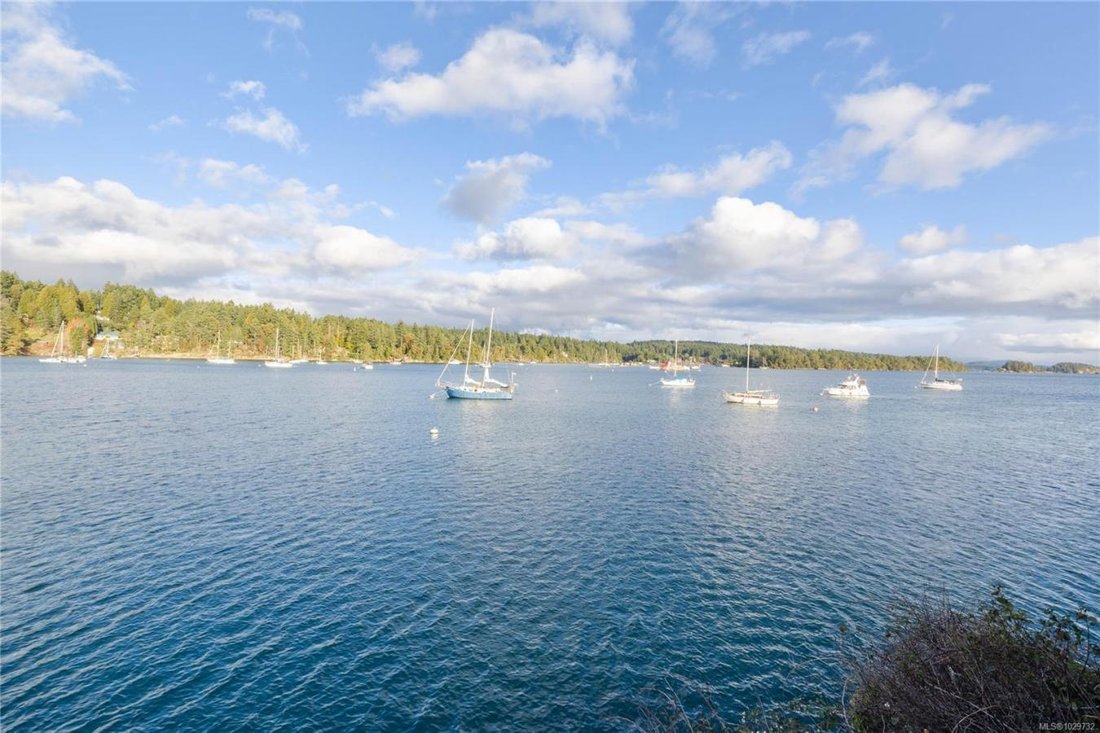 House in Saltspring Island, British Columbia, Canada 2 - 17491161