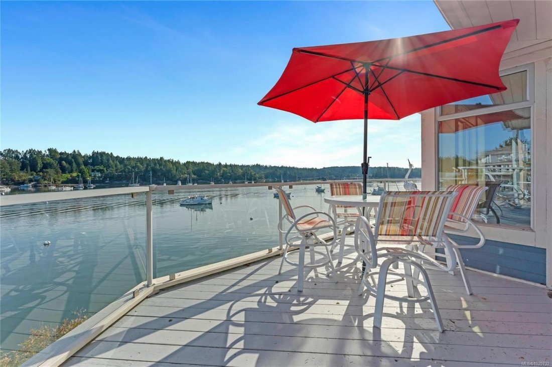 House in Saltspring Island, British Columbia, Canada 1 - 17491161