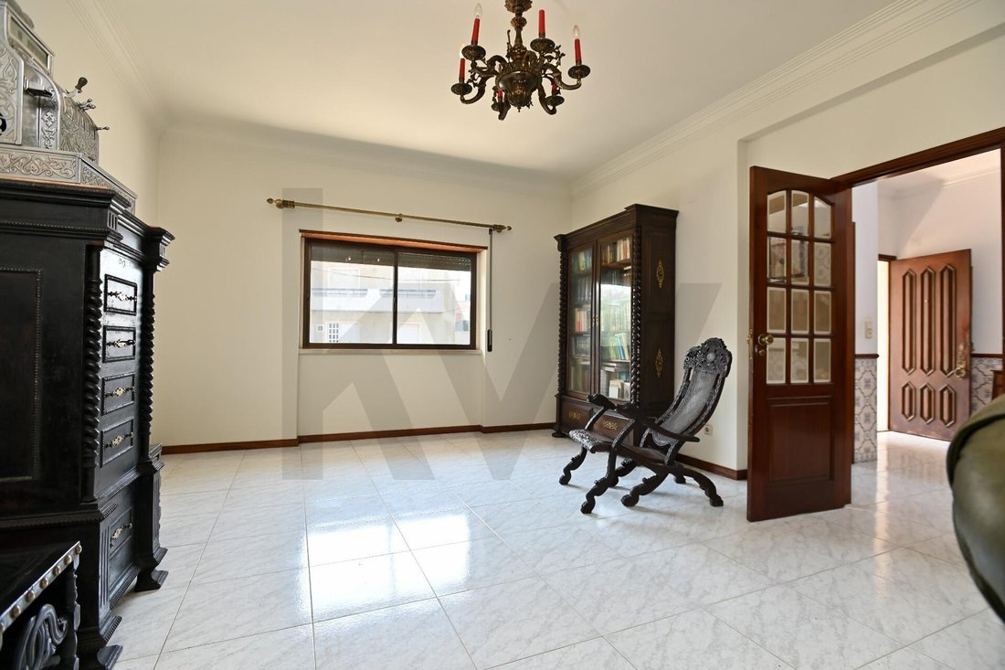 Townhouse in Algueirao-Mem Martins, Lisbon, Portugal 4 - 17491225