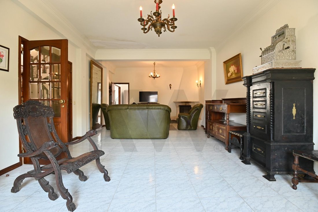 Townhouse in Algueirao-Mem Martins, Lisbon, Portugal 3 - 17491225