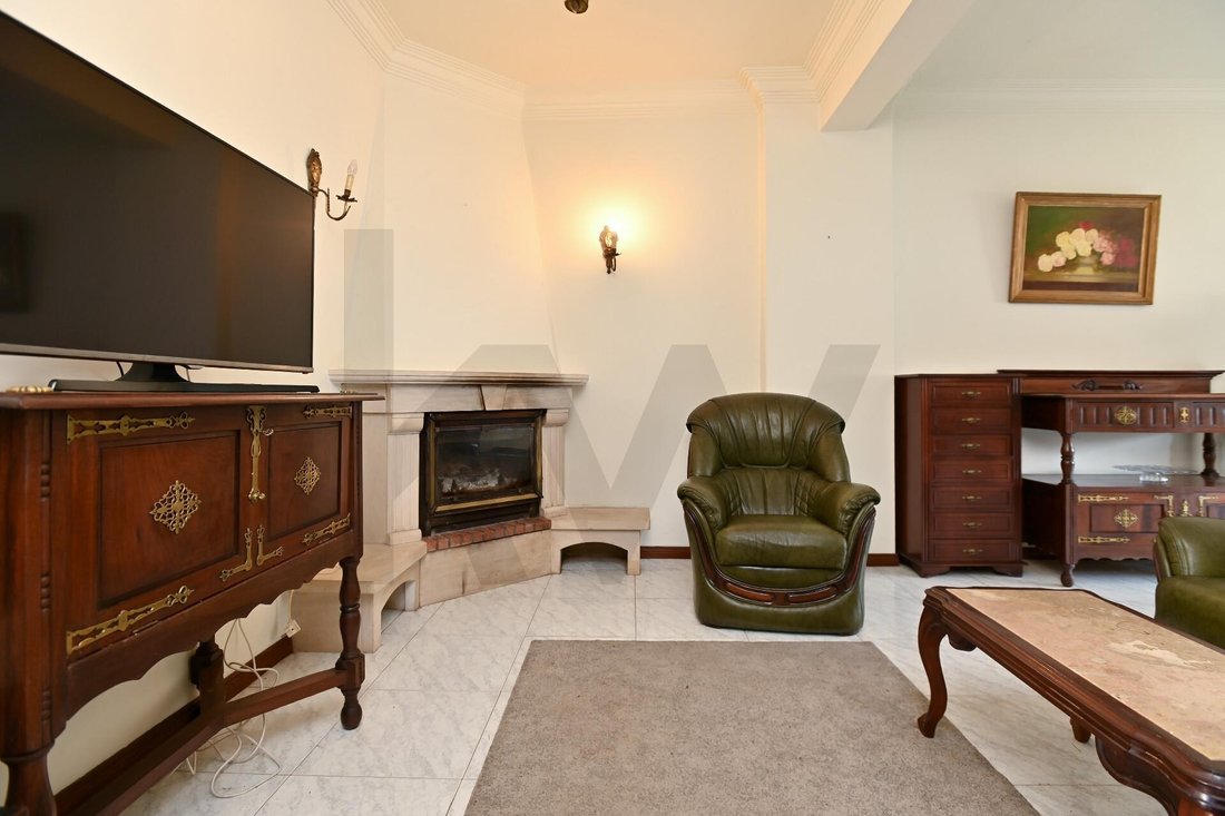 Townhouse in Algueirao-Mem Martins, Lisbon, Portugal 5 - 17491225
