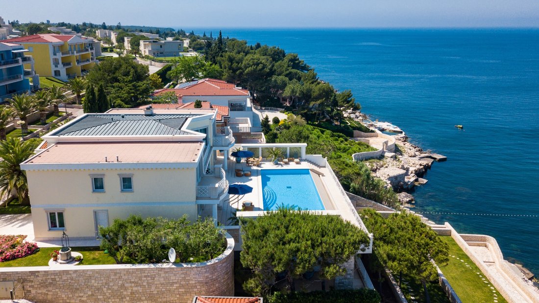 Villa in Umag, Istria County, Croatia 1 - 17491463