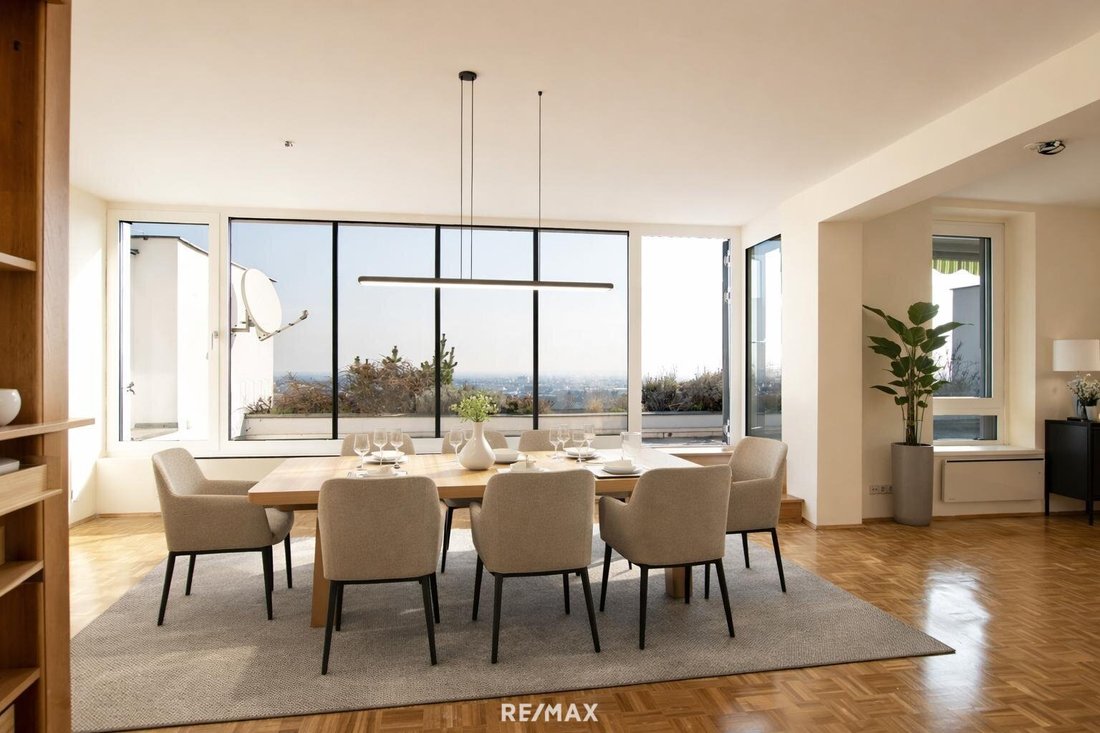 Spektakuläre Aussicht Inklusive! Großzügige Terrassenwohnung In Exklusiver Lage!
