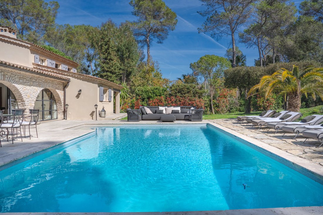 Villa in Mougins, Provence-Alpes-Côte d'Azur, France 3 - 17491337