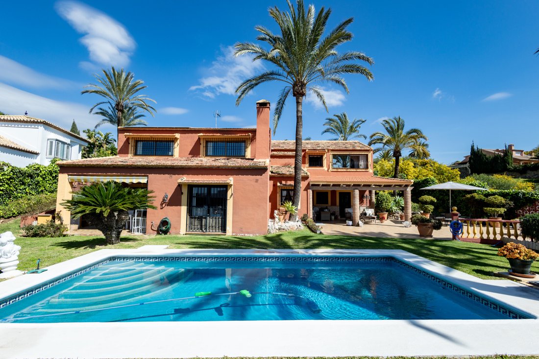 Villa in Rio Real, Marbella, Andalusia 2 - 17491290