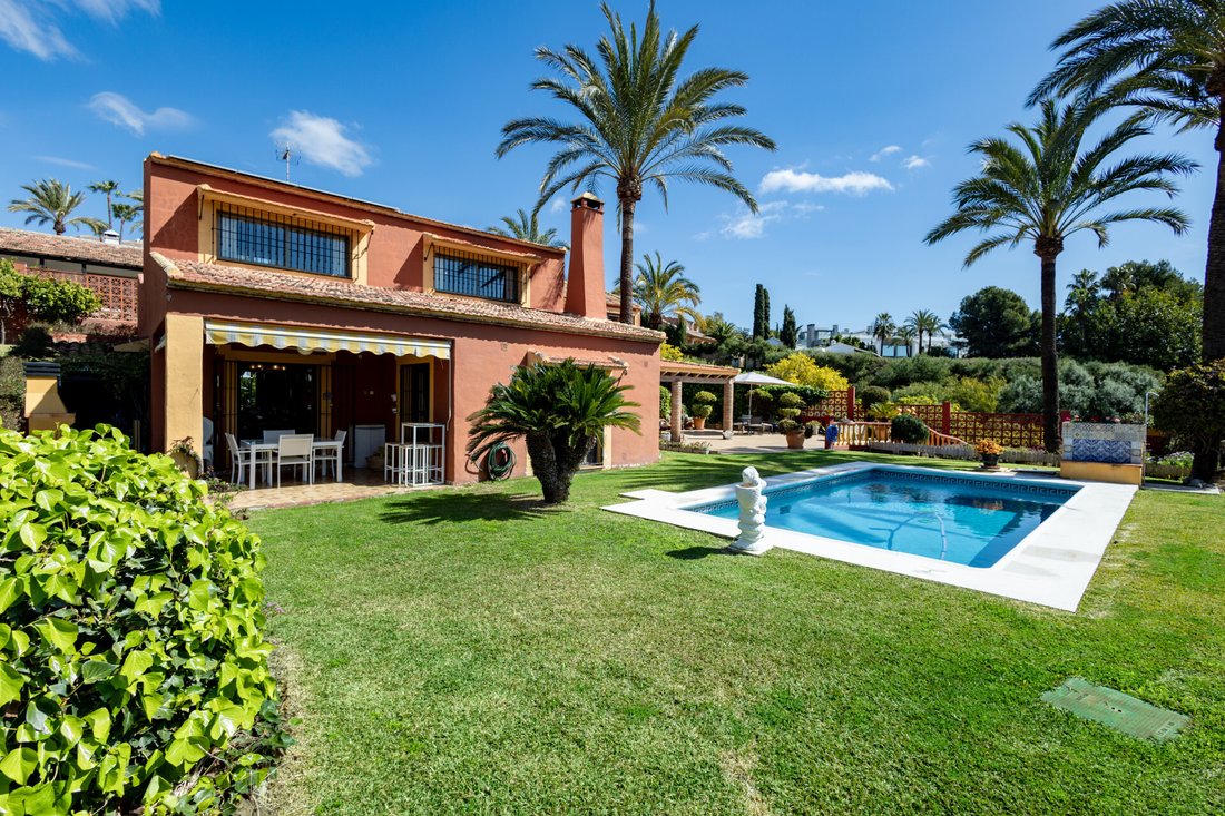 Villa in Rio Real, Marbella, Andalusia 1 - 17491290