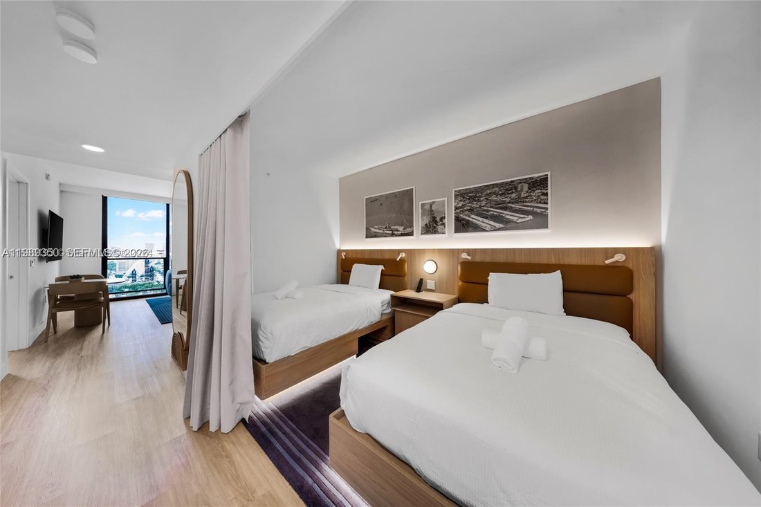 Condo in Miami, Florida, United States 2 - 17491534