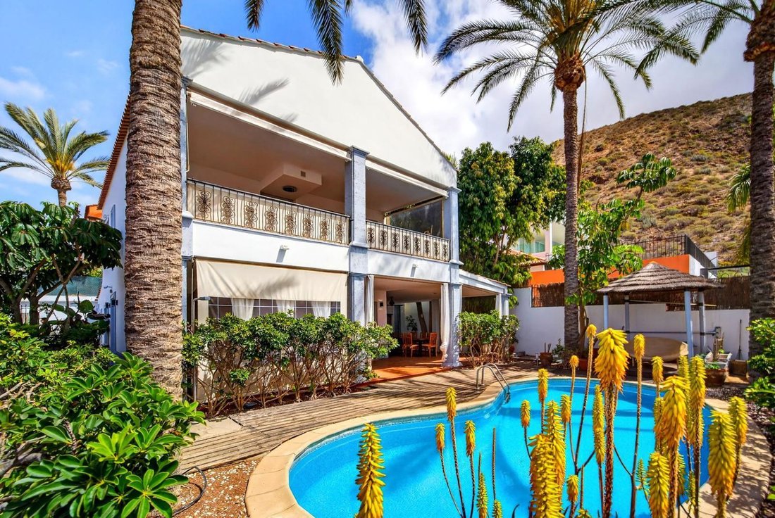 Chalet in Los Cristianos, Canary Islands, Spain 1 - 17492053