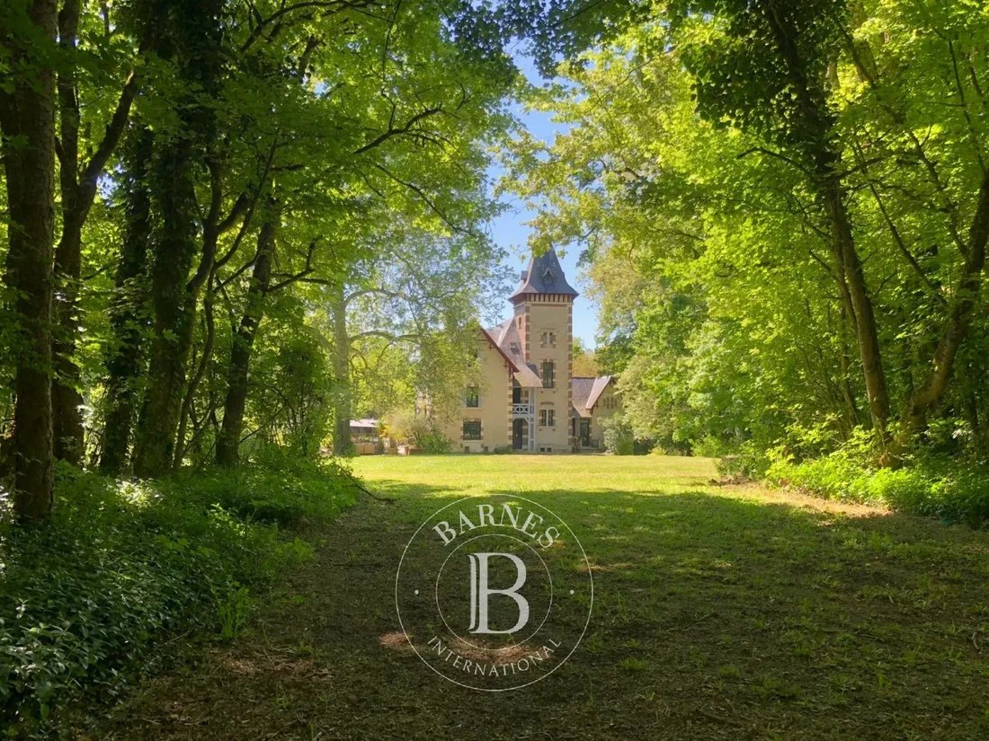Estate in Bourges, Centre-Val de Loire, France 3 - 15563067