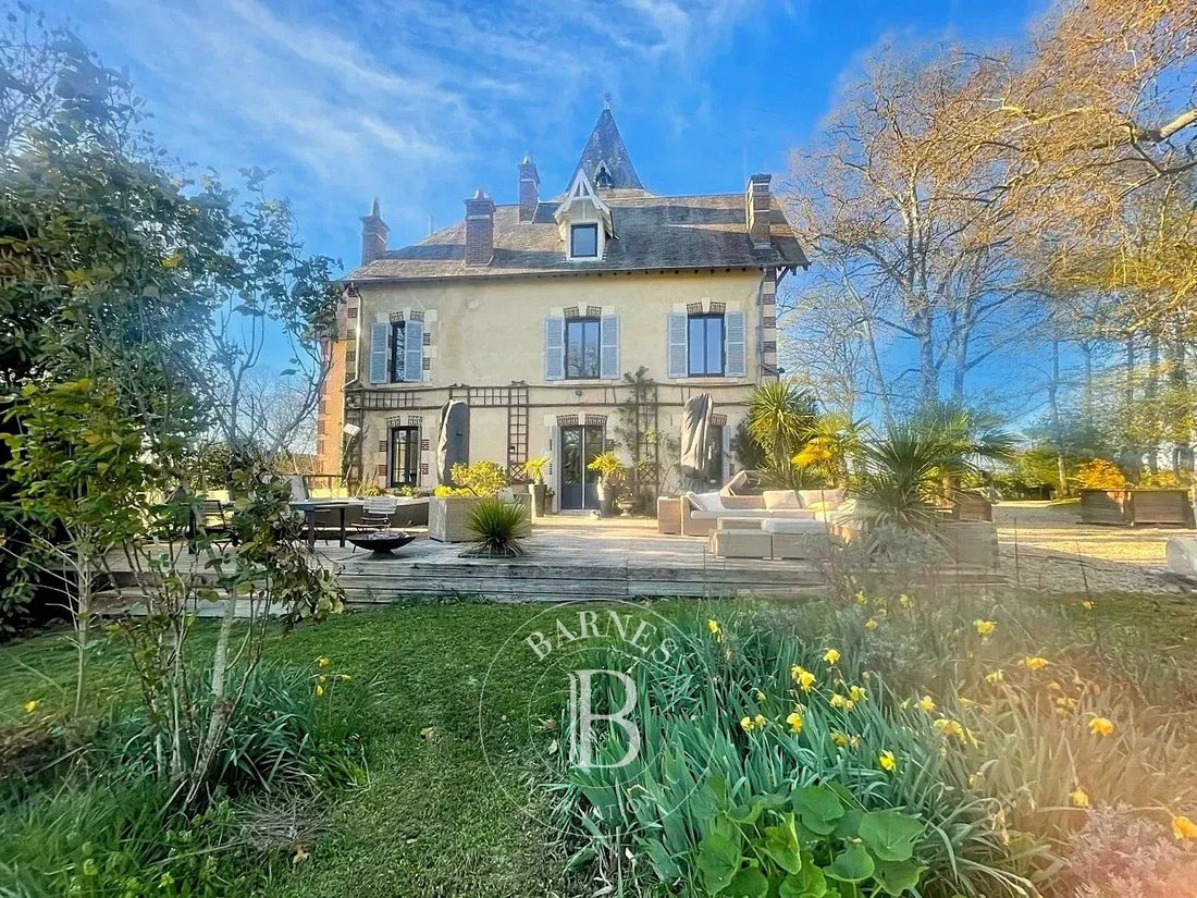 Estate in Bourges, Centre-Val de Loire, France 4 - 15563067