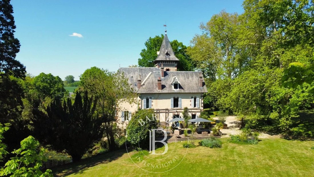 Estate in Bourges, Centre-Val de Loire, France 1 - 15563067