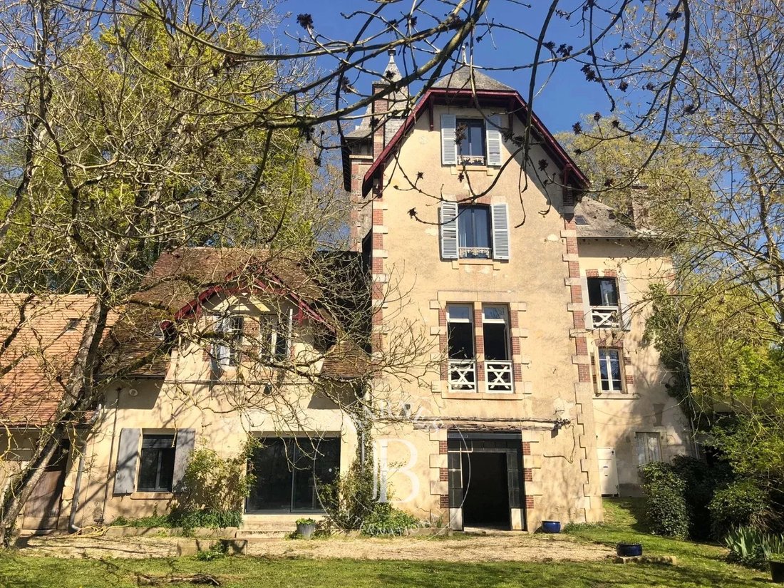 Estate in Bourges, Centre-Val de Loire, France 2 - 15563067