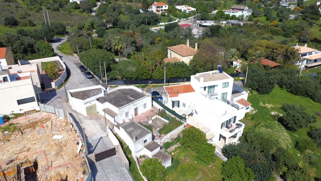 Villa in Loule (Sao Clemente), Algarve, Portugal 1 - 17492098