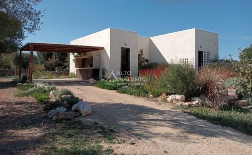 Villa in Zentrum, Carovigno, Apulien 1
