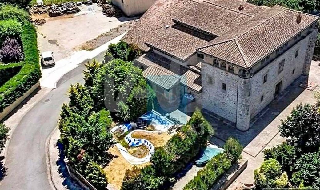 Palacete 8 Dormitorios 2500 M2