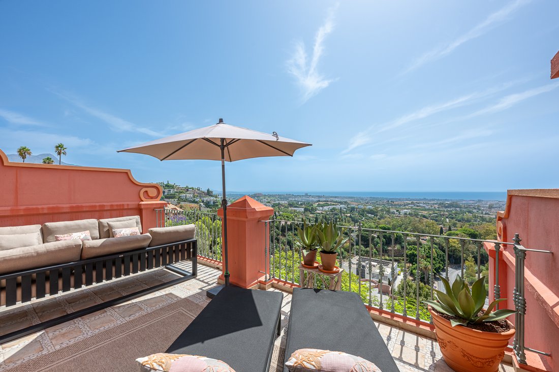 Apartment in La Quinta, Benahavis, Andalusia 1 - 17492143