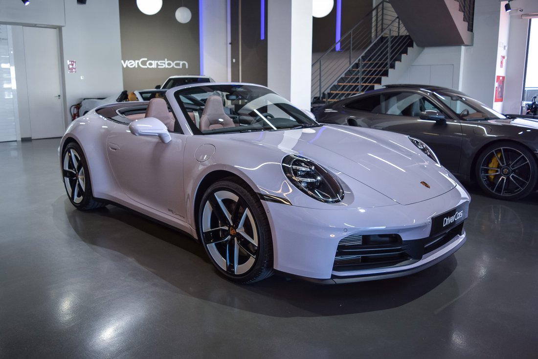 Cabriolet in Cardedeu, Spain 1 - 17492356