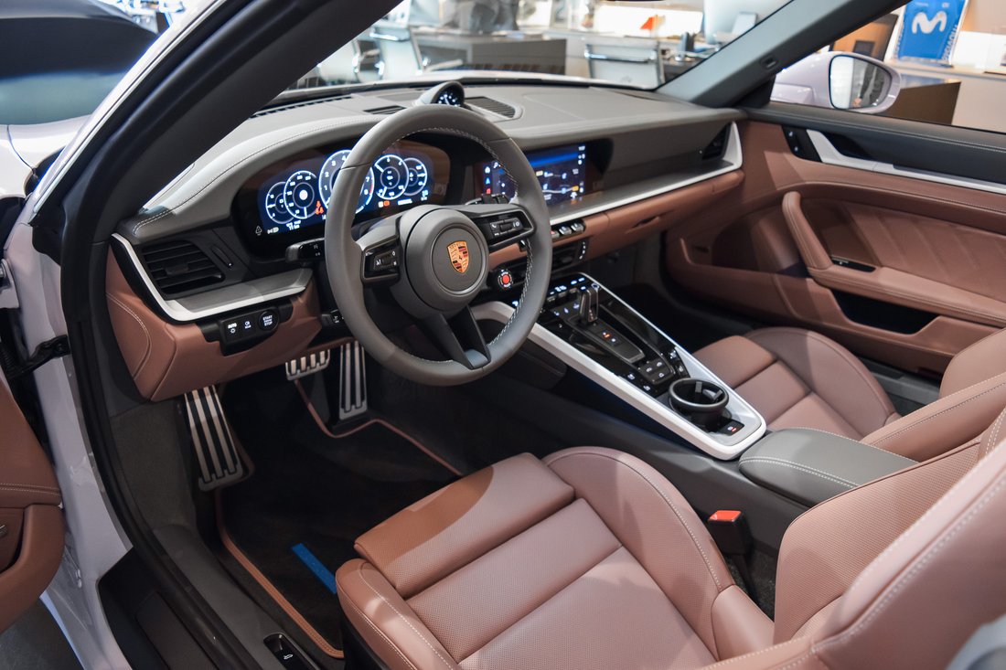 Cabriolet in Cardedeu, Spain 5 - 17492356