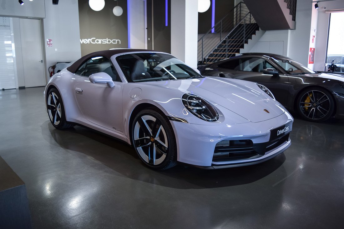 Cabriolet in Cardedeu, Spain 3 - 17492356