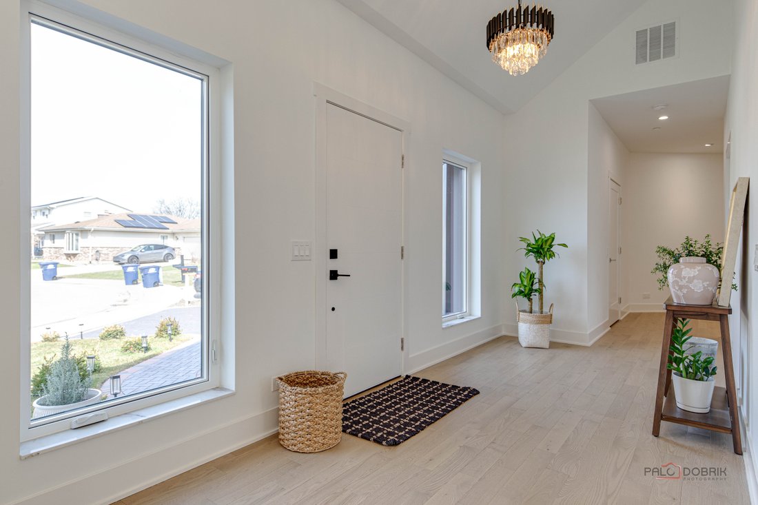 House in Des Plaines, Illinois, United States 3 - 17492409