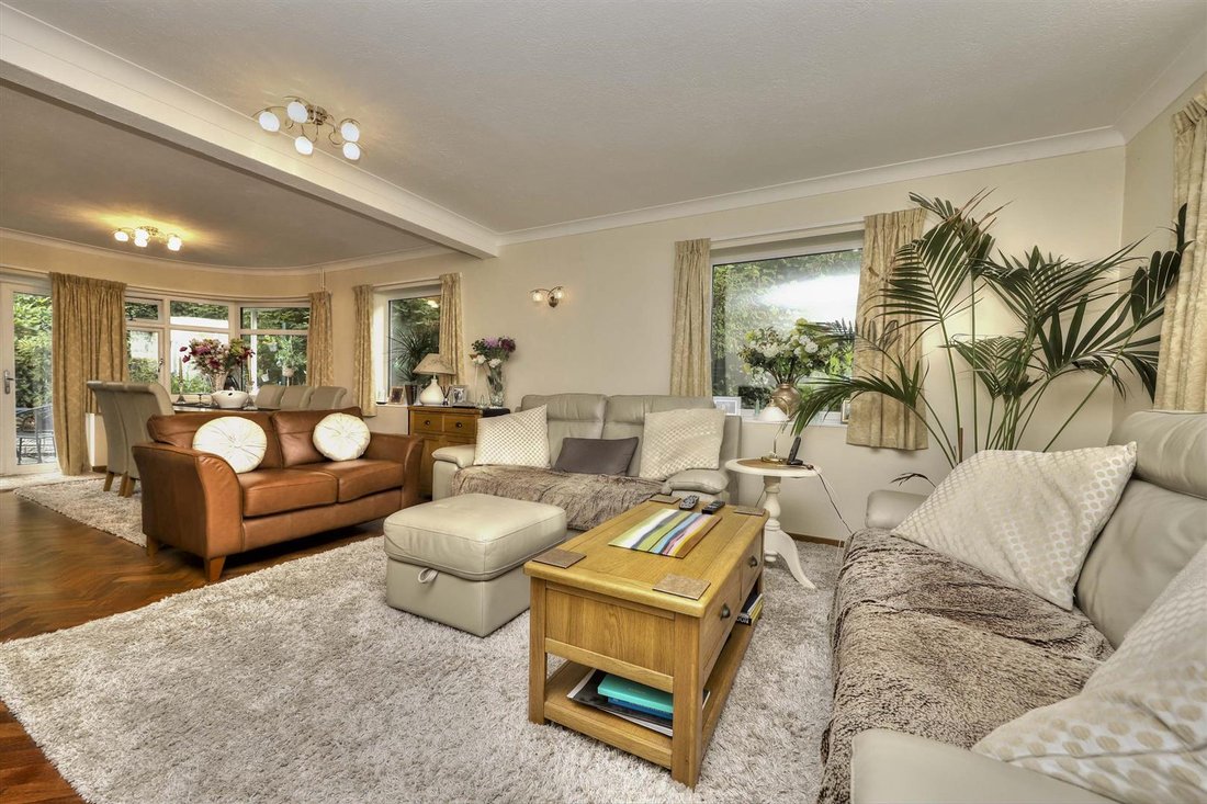 House in Ruislip Manor, Hillingdon, England 4 - 17493185