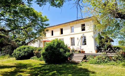 House in Castillon-la-Bataille, Nouvelle-Aquitaine, France 1