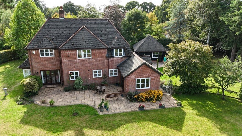 House in New Forest, Lyndhurst, England 3 - 17494274