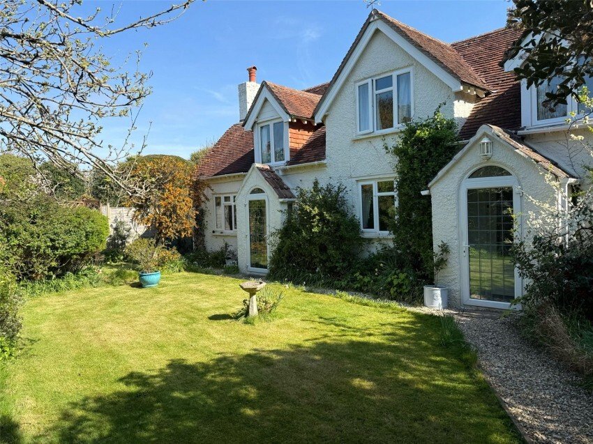 House in Milford on Sea, England 2 - 17494172