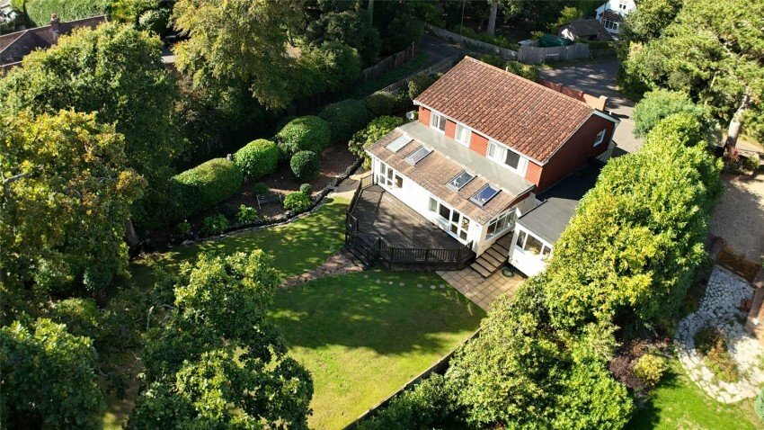 House in Milford on Sea, England 1 - 17493823