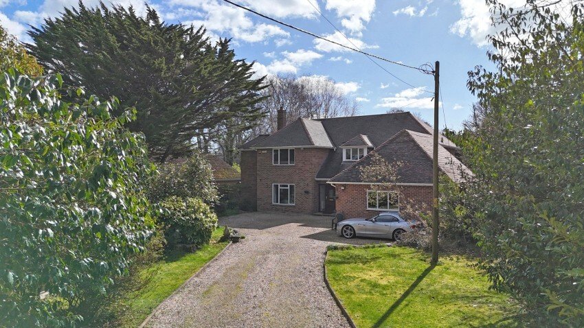 House in New Milton, England 1 - 17494140