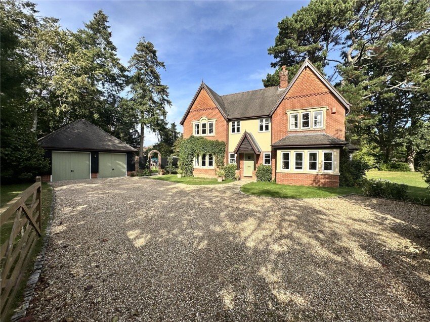 House in New Forest, Lyndhurst, England 1 - 17494274