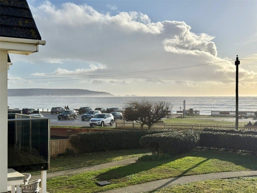 House in Milford on Sea, England 3 - 17493880