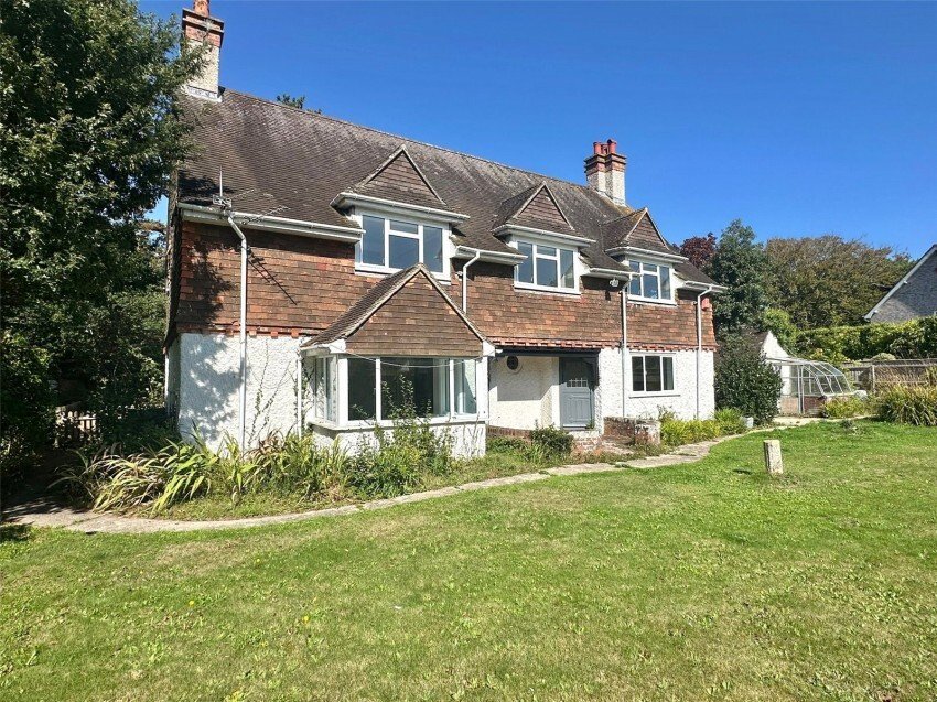 House in Milford on Sea, England 3 - 17494438