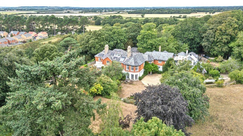 House in Christchurch, England 2 - 17494128