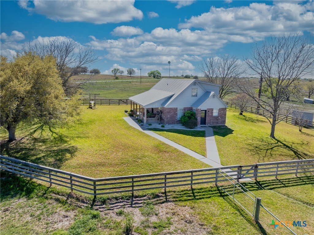 House in Yoakum, Texas, United States 2 - 17492545