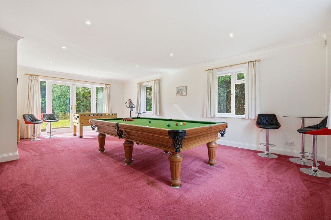 House in Sunninghill, England 5 - 17492778