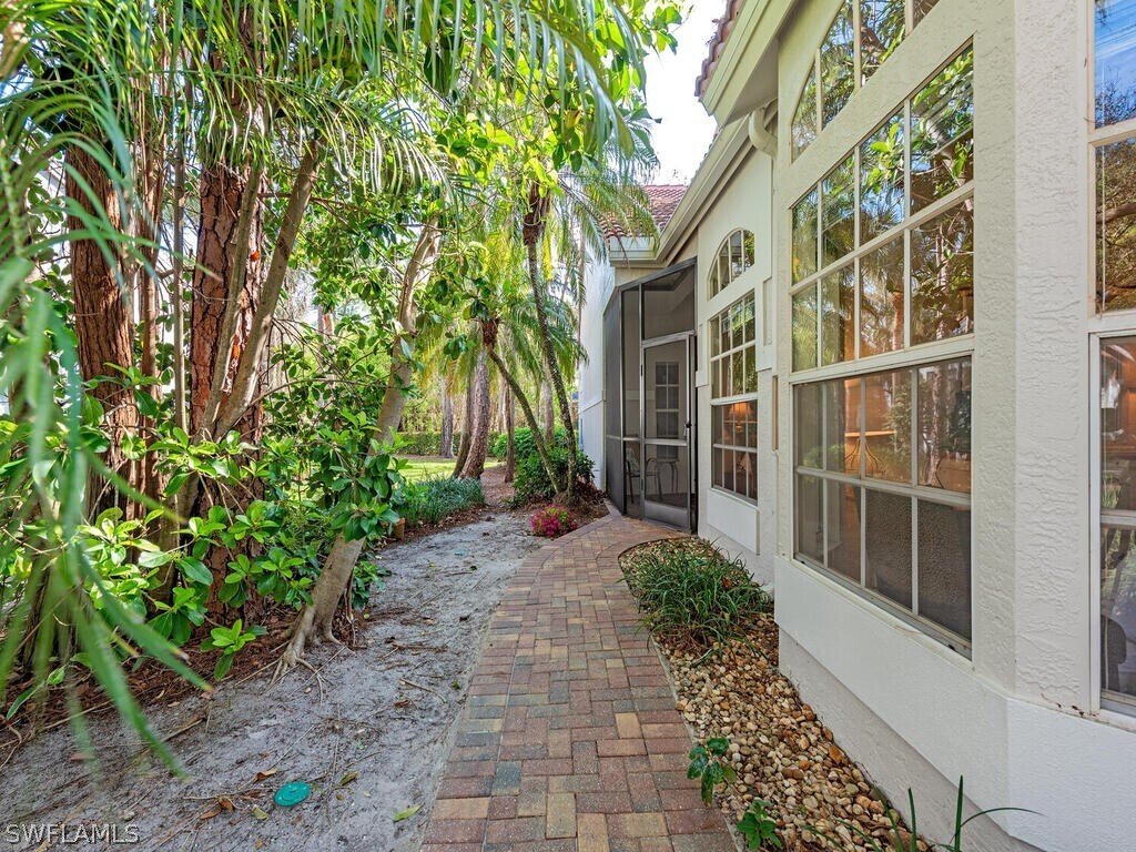 Condo in Naples, Florida, United States 2 - 17492666