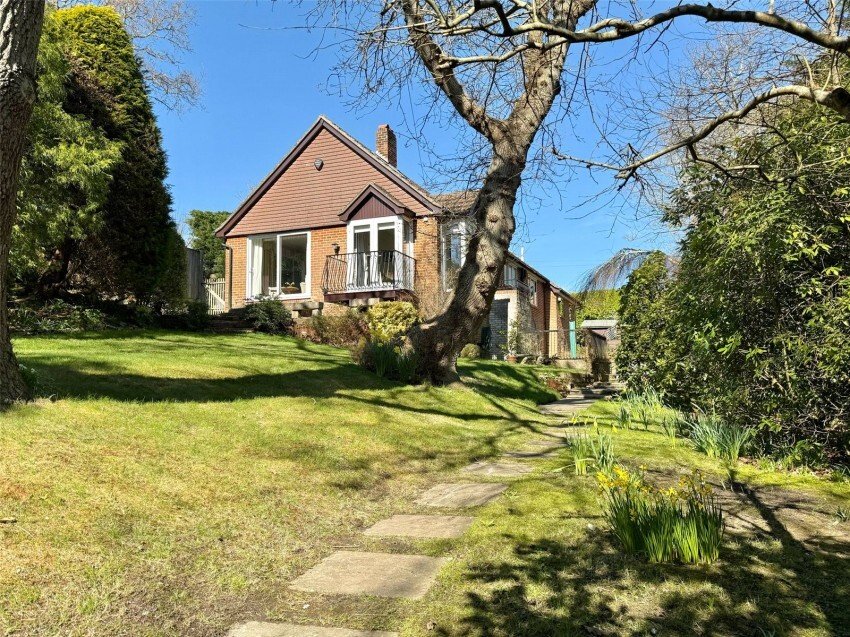House in Milford on Sea, England 1 - 17493563