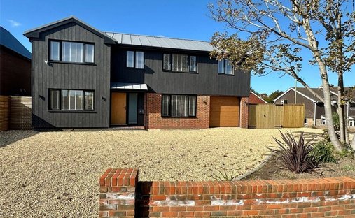 House in Milford on Sea, England, United Kingdom 1