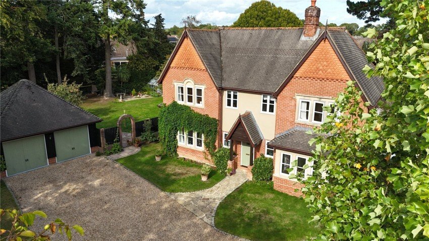 House in New Forest, Lyndhurst, England 2 - 17494274