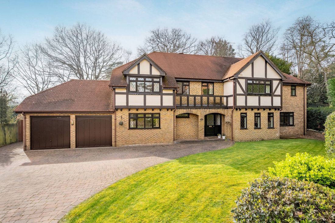 House in Sunninghill, England 1 - 17492778