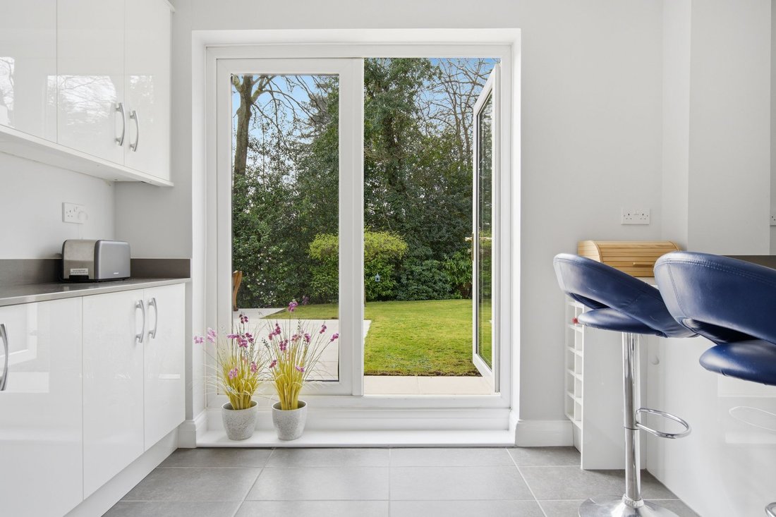 House in Sunninghill, England 4 - 17492778