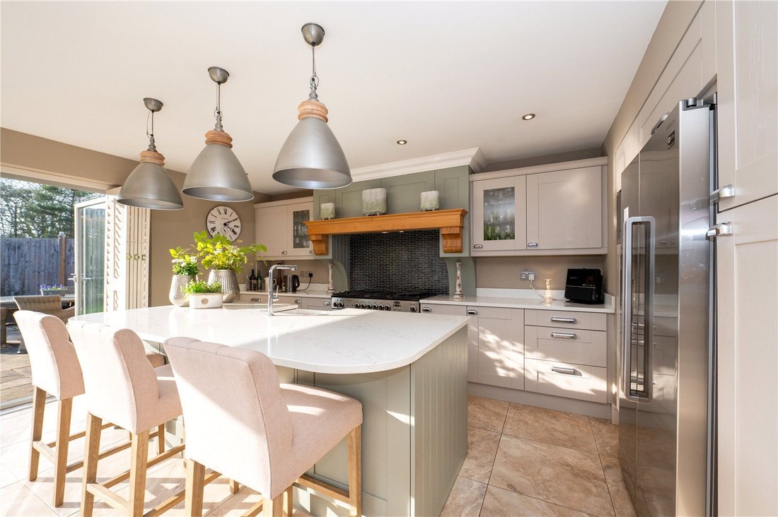 Bungalow in Feckenham, England 2 - 17492996