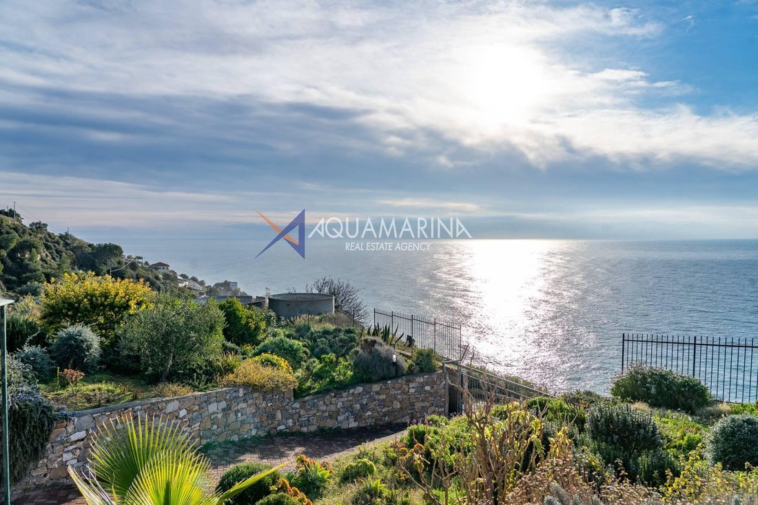 Villa in Cipressa, Liguria, Italy 2 - 17148813