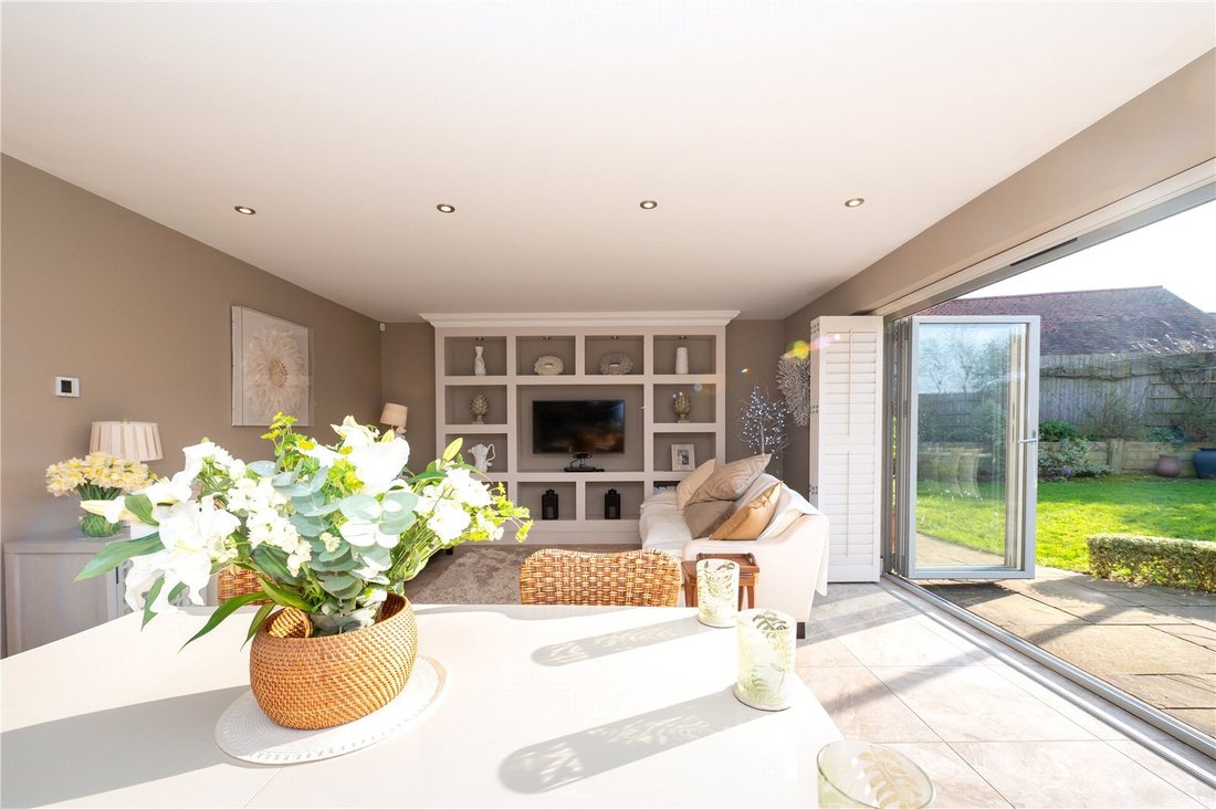 Bungalow in Feckenham, England 4 - 17492996