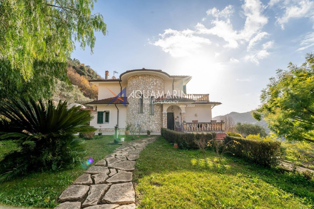 Villa in Vallecrosia, Liguria, Italy 1 - 16992603