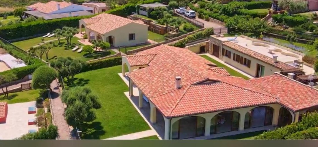 Villa in San Teodoro, Sardinia, Italy 2 - 17436614